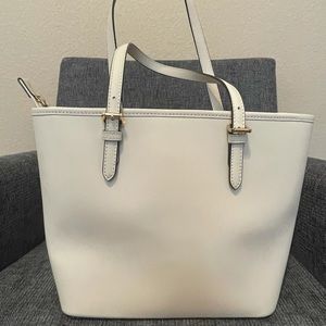 Michael Kors jet set Multi Function - Like New!